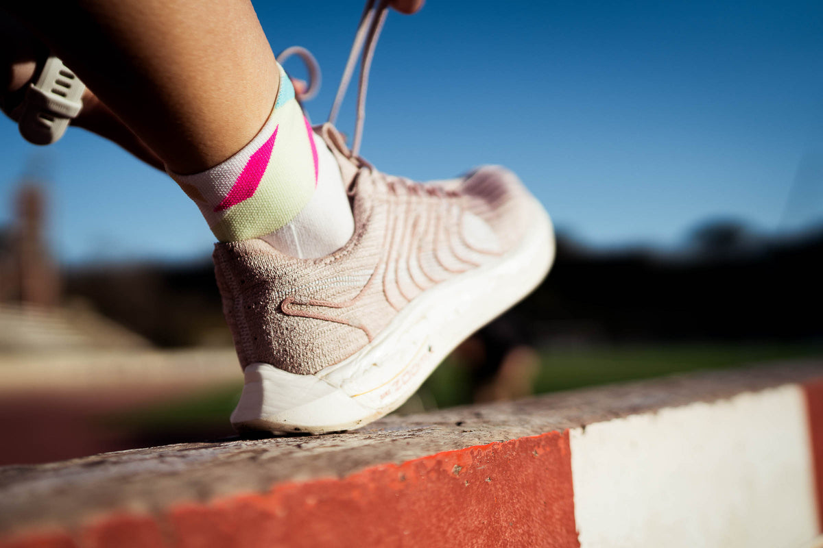 ULTRALIGHT STRIKES SHORT WHITE PINK Ultralight Low-Cut INCYLENCE