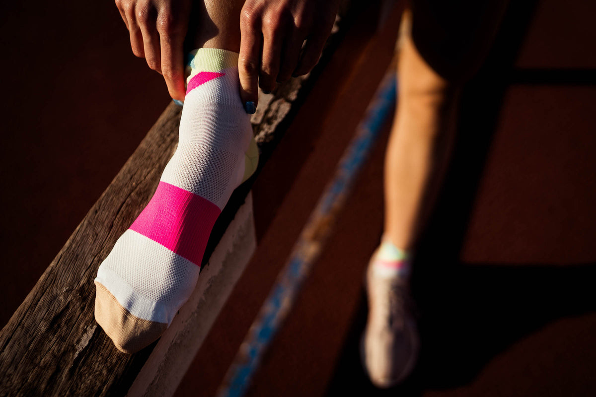 ULTRALIGHT STRIKES SHORT WHITE PINK Ultralight Low-Cut INCYLENCE