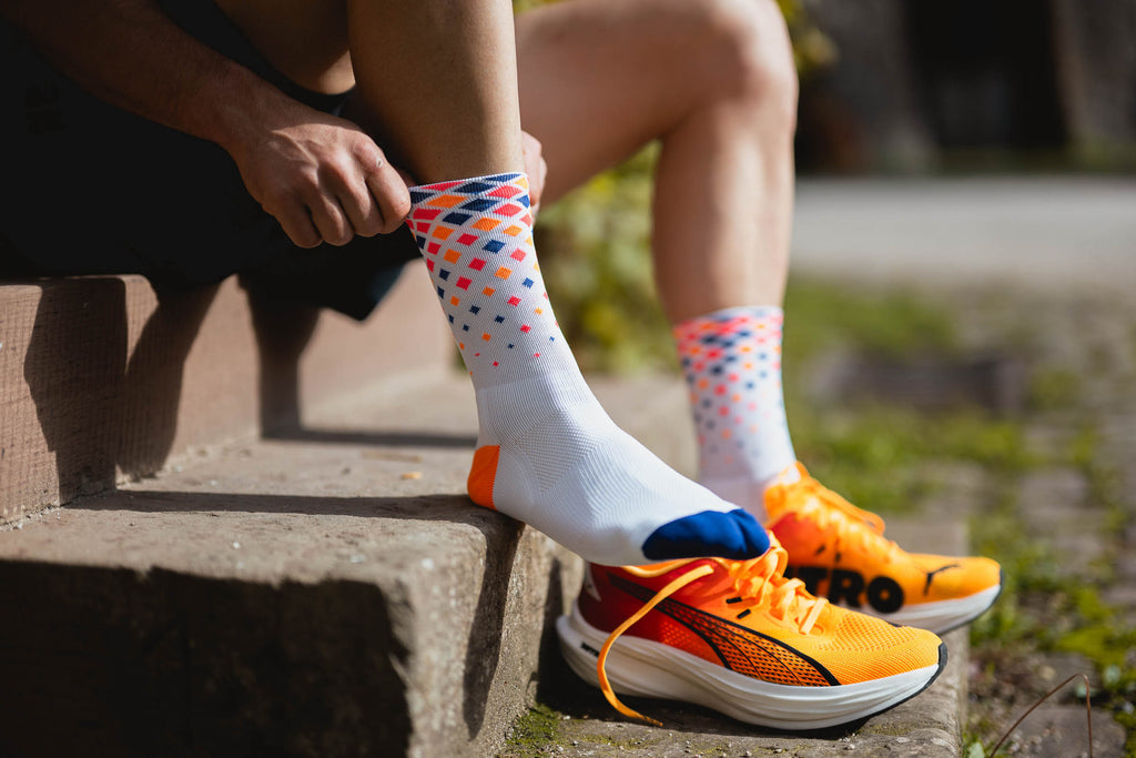 INCYLENCE RUNNING CRYSTALS WHITE PURPLE ORANGE Socks INCYLENCE